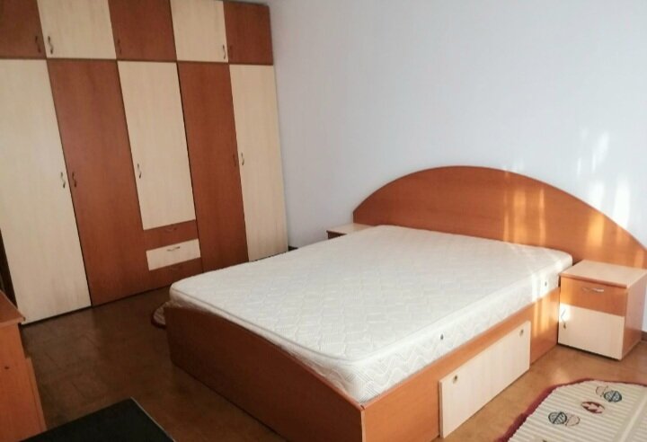 Titan, Jean Steriadi,