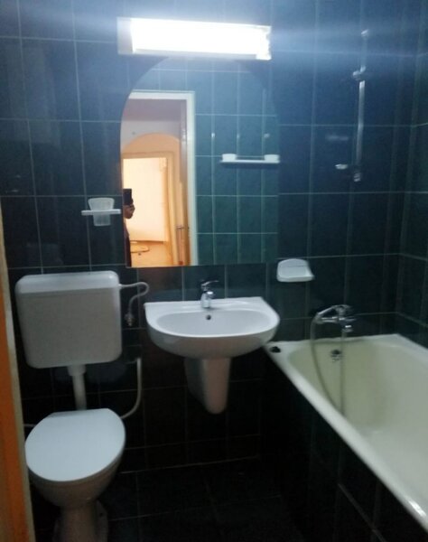 Titan, Jean Steriadi,